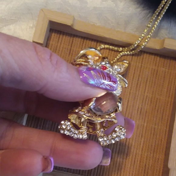 Rhinestone rabbit long chain necklace - Picture 7 of 8